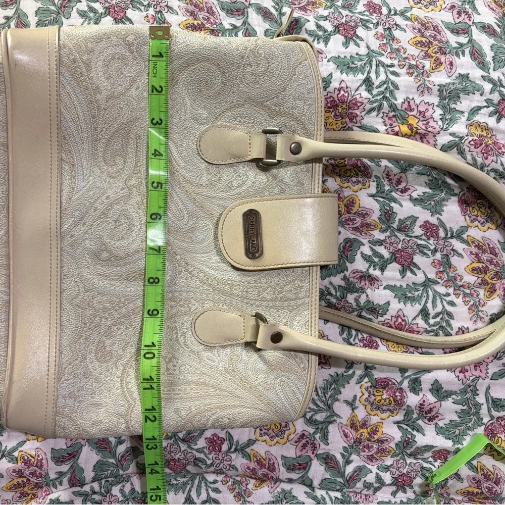 Chic Cream Paisley Tote Bag - Picture 12 of 13